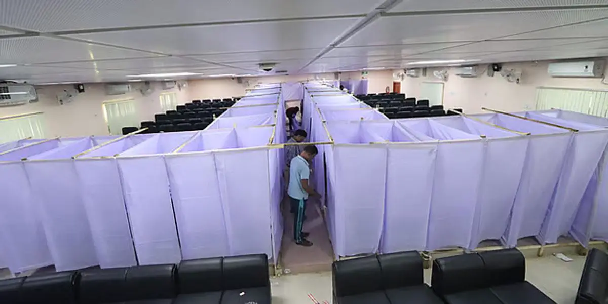 রাকসু নির্বাচনে ভোটগ্রহণ শুরু